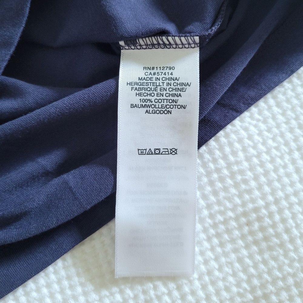 True Religion🙏 Split V-Neck Tee💙 - NWT - Picture 11 of 16